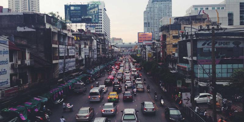 未来主义旅游与文化探索：鲁多维斯塔葡萄酒邂逅阿根廷烧烤的味觉盛宴