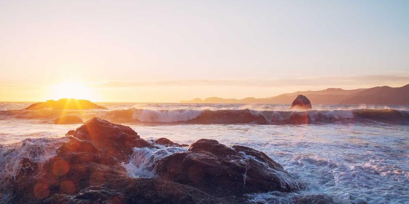 绿色旅行与美酒盛宴：鲁多维斯塔葡萄酒配餐全攻略，从阿根廷烤肉到国际精致料理
