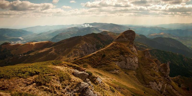 绿色旅行新地标：在鲁多维斯塔建筑中探索未来主义与文化叙事